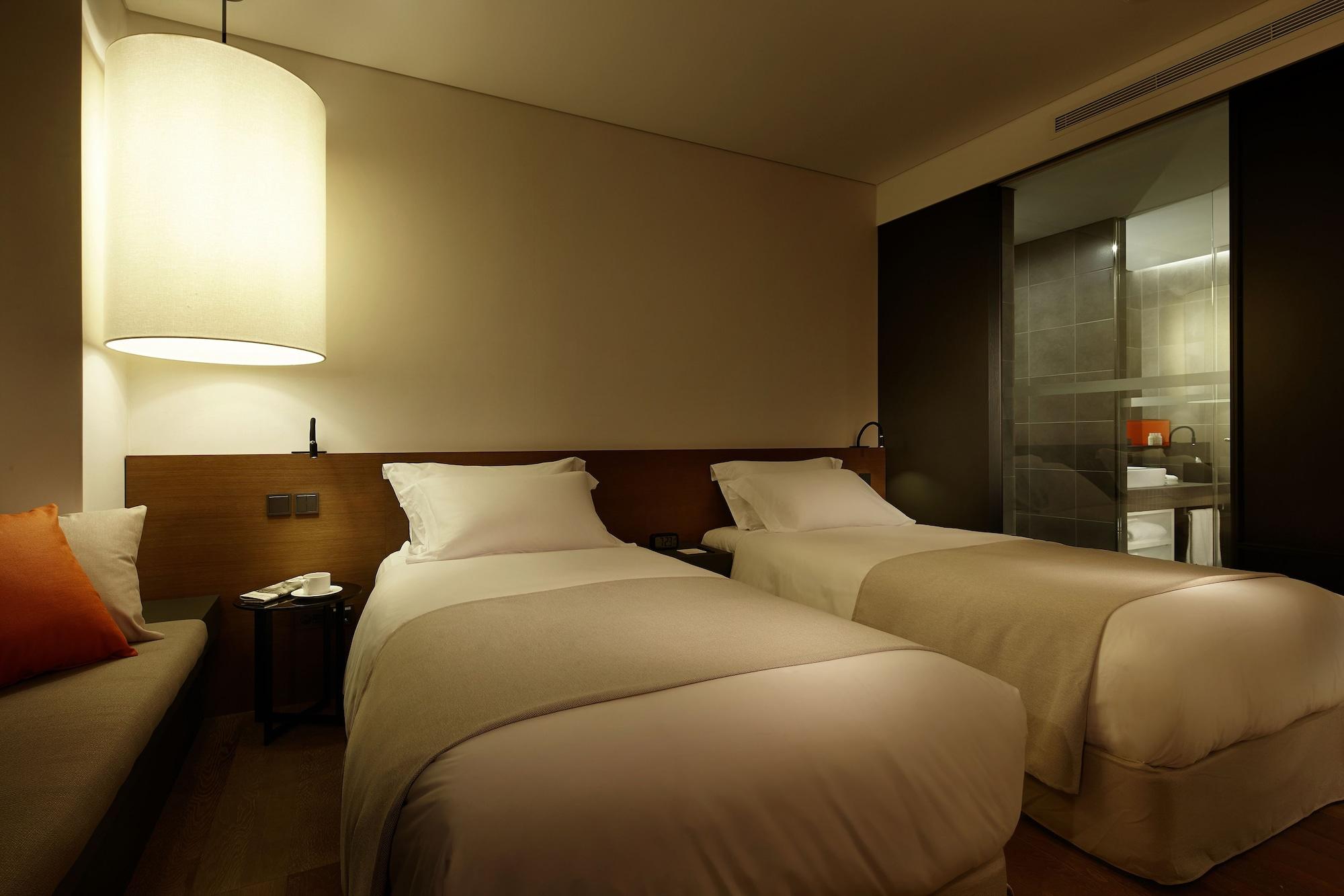 Shilla Gwanghwamun Myeongdong Hotel 4*