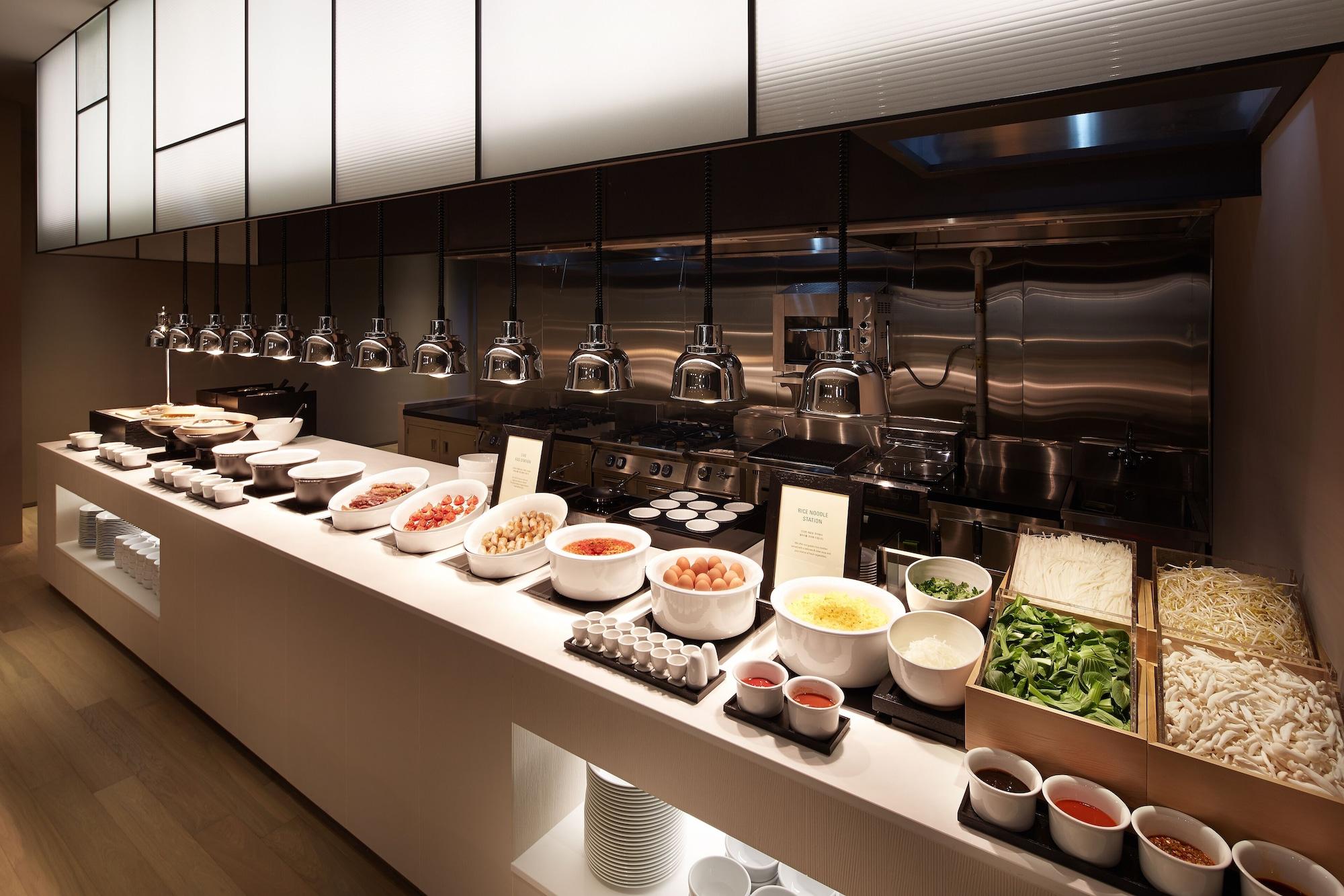 Shilla Gwanghwamun Myeongdong Hotel