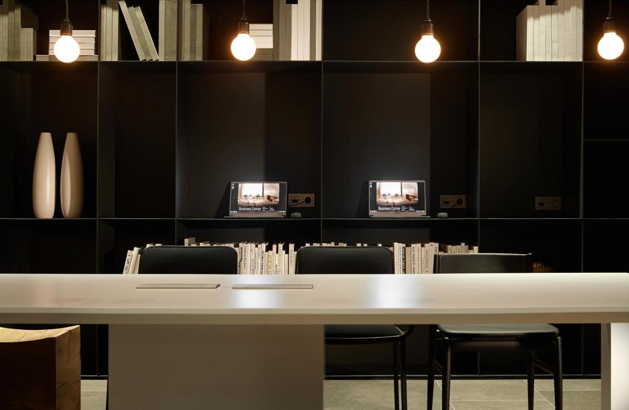 Shilla Gwanghwamun Myeongdong Hotel